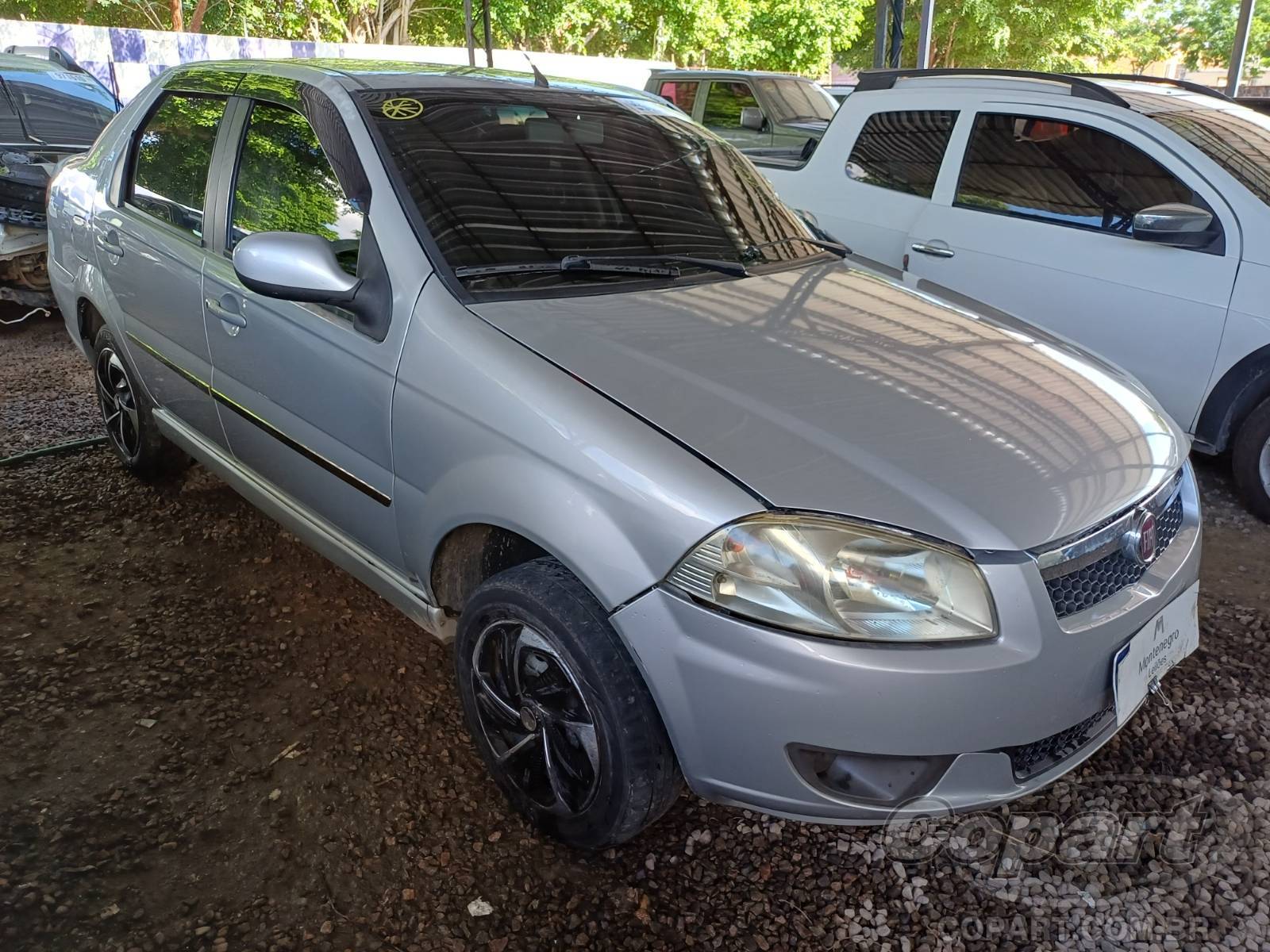 Fiat Siena EL 1.0 2014 Colisão Média Monta