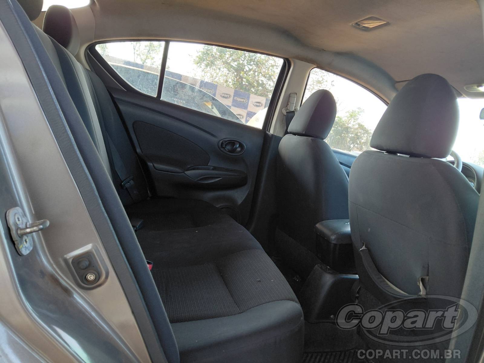 2013 NISSAN VERSA — foto 6 de 10