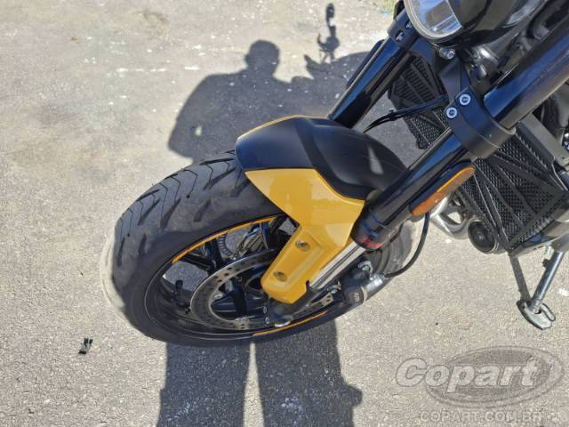 2025 TRIUMPH TRIDENT 