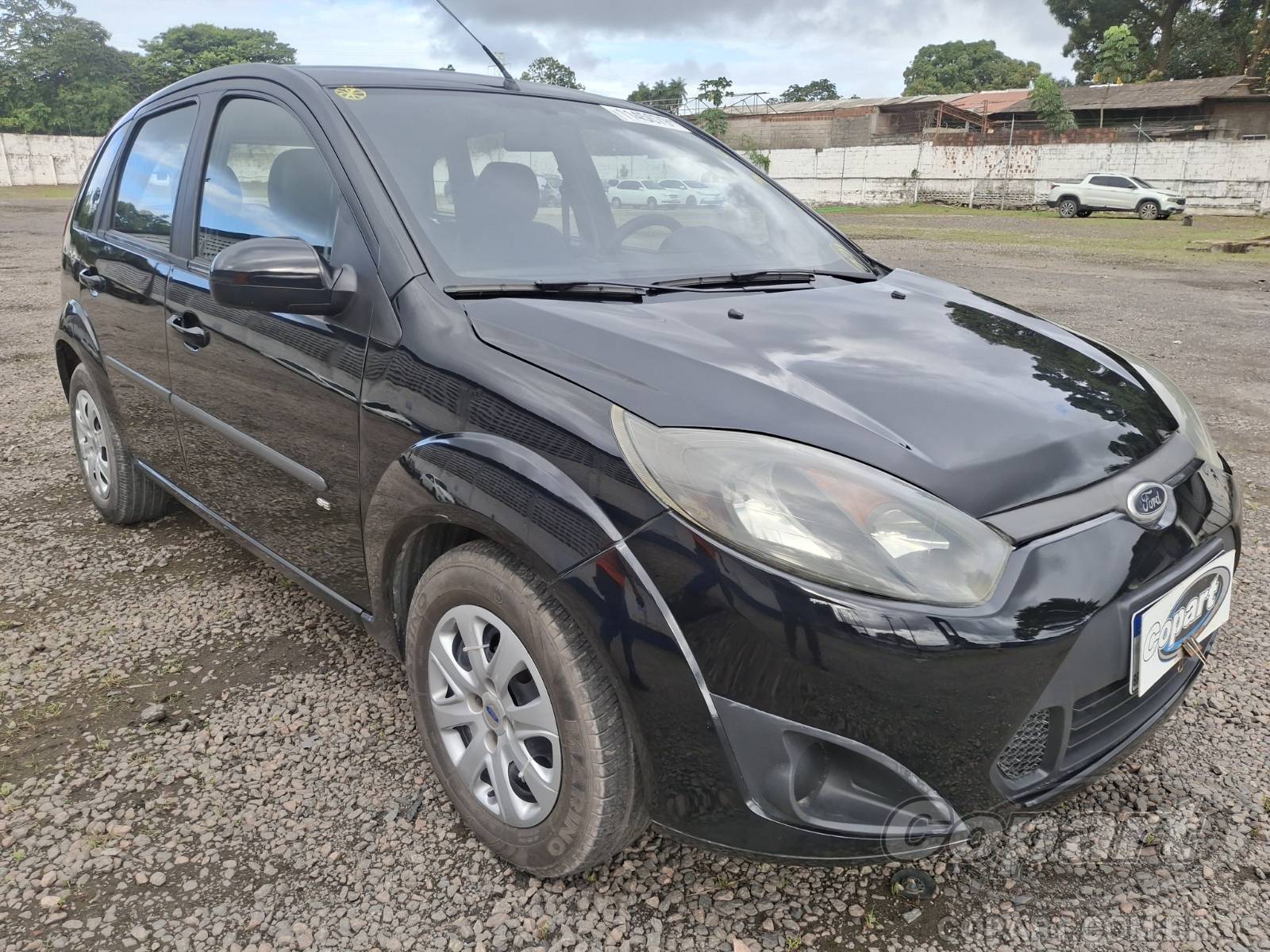 Ford Fiesta 2014 em leilão — PE