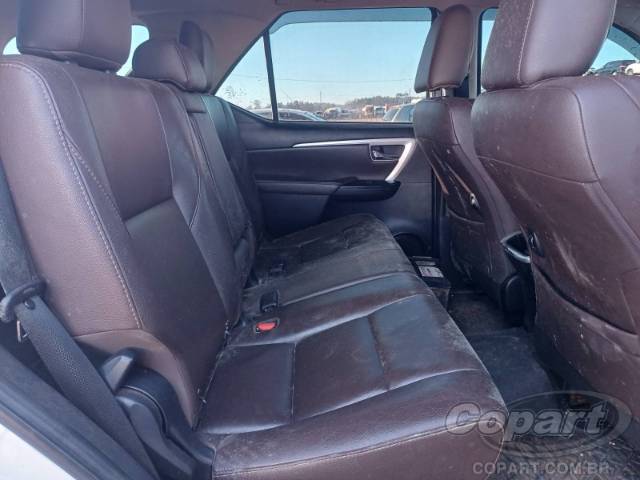 2017 TOYOTA HILUX SW4 