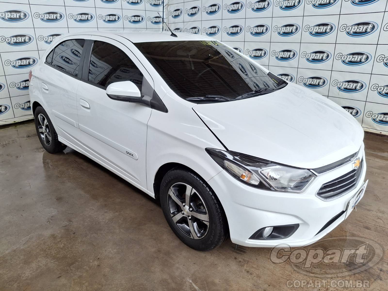 Chevrolet Onix 2018 em leilão