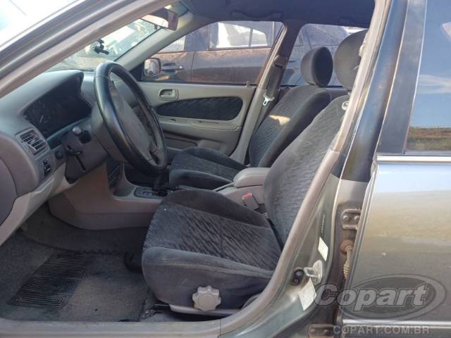 2001 TOYOTA COROLLA 