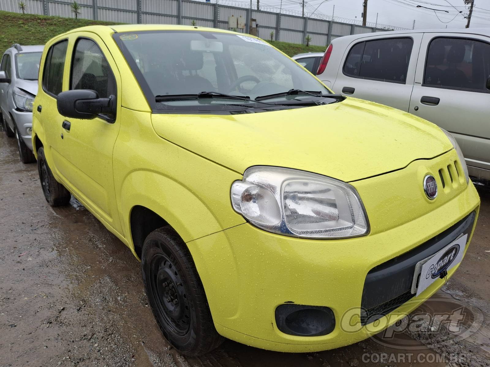 Fiat Uno Vivace 1.0 Evo 2014 Colisão Lateral