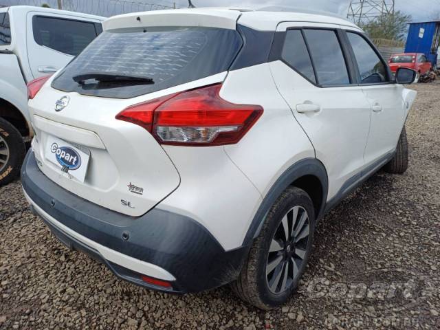 2017 NISSAN KICKS 