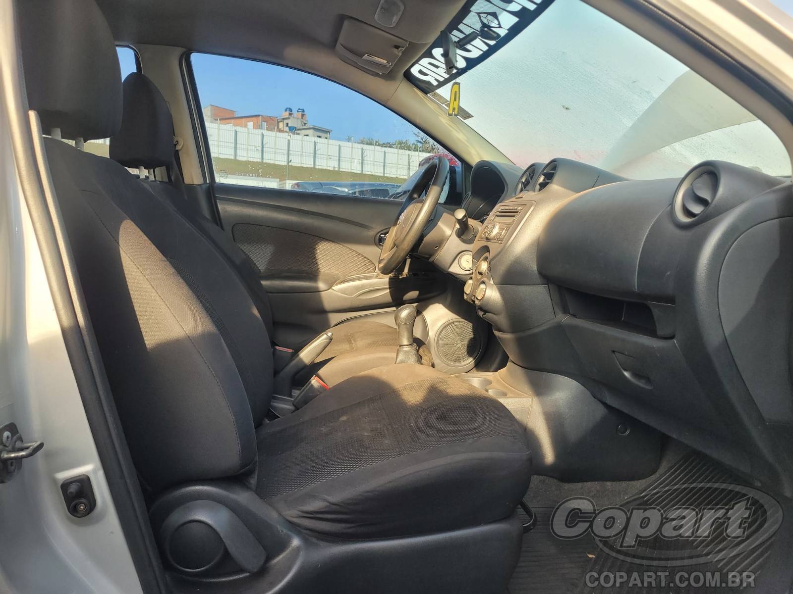 2014 NISSAN VERSA — foto 5 de 10