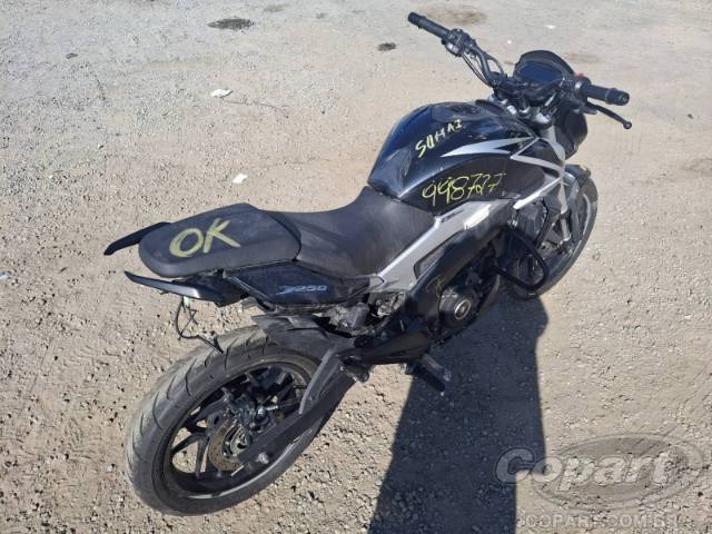 2025 BAJAJ DOMINAR 