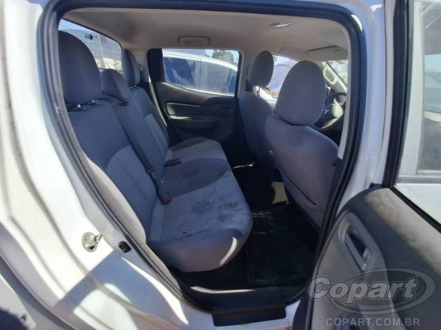 2024 MITSUBISHI L-200 