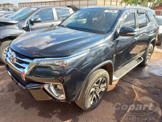 2017 TOYOTA HILUX SW4 