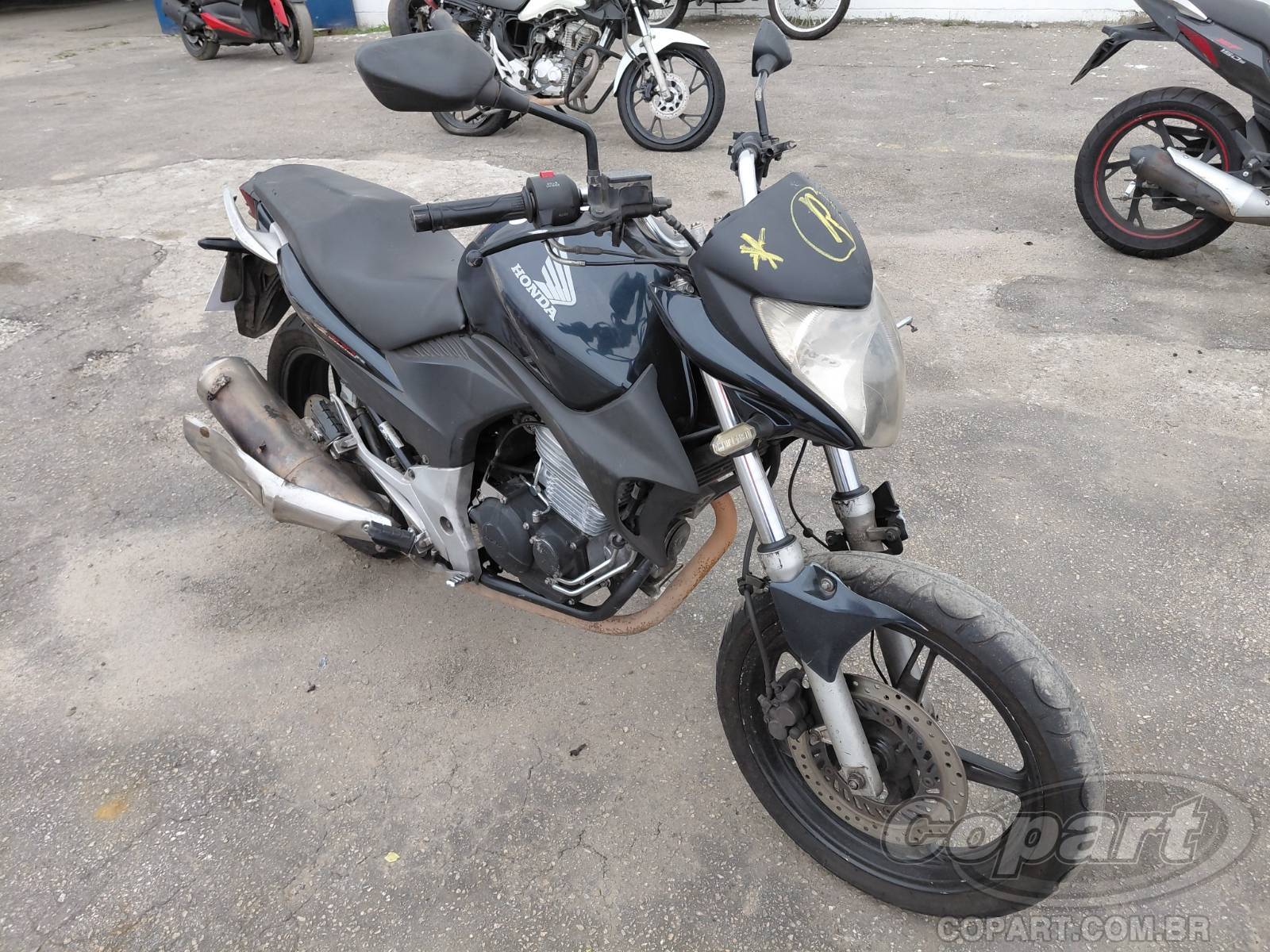 Honda CB 300 2012 em leilão