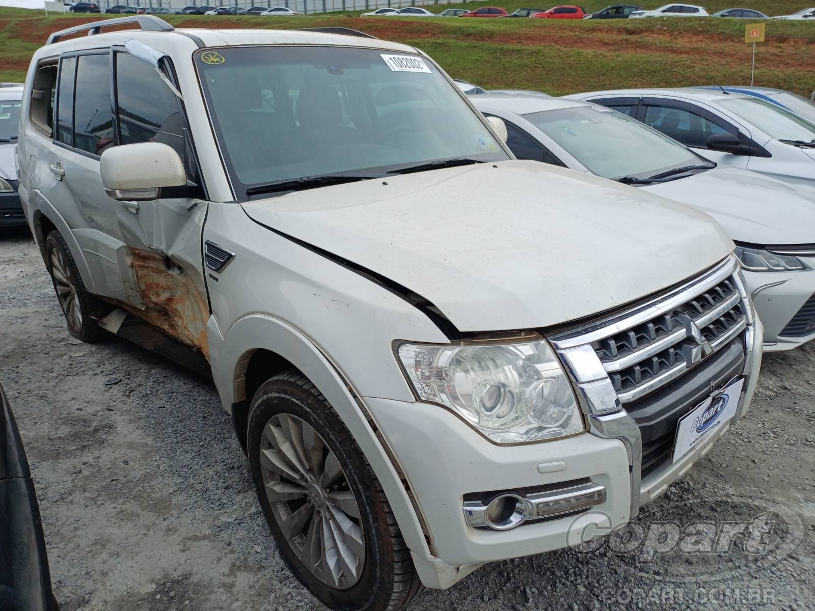 Veículo Mitsubishi Pajero Mitsubishi Pajero Full HPE 3.2 Turbo 2016 2016 em leilão