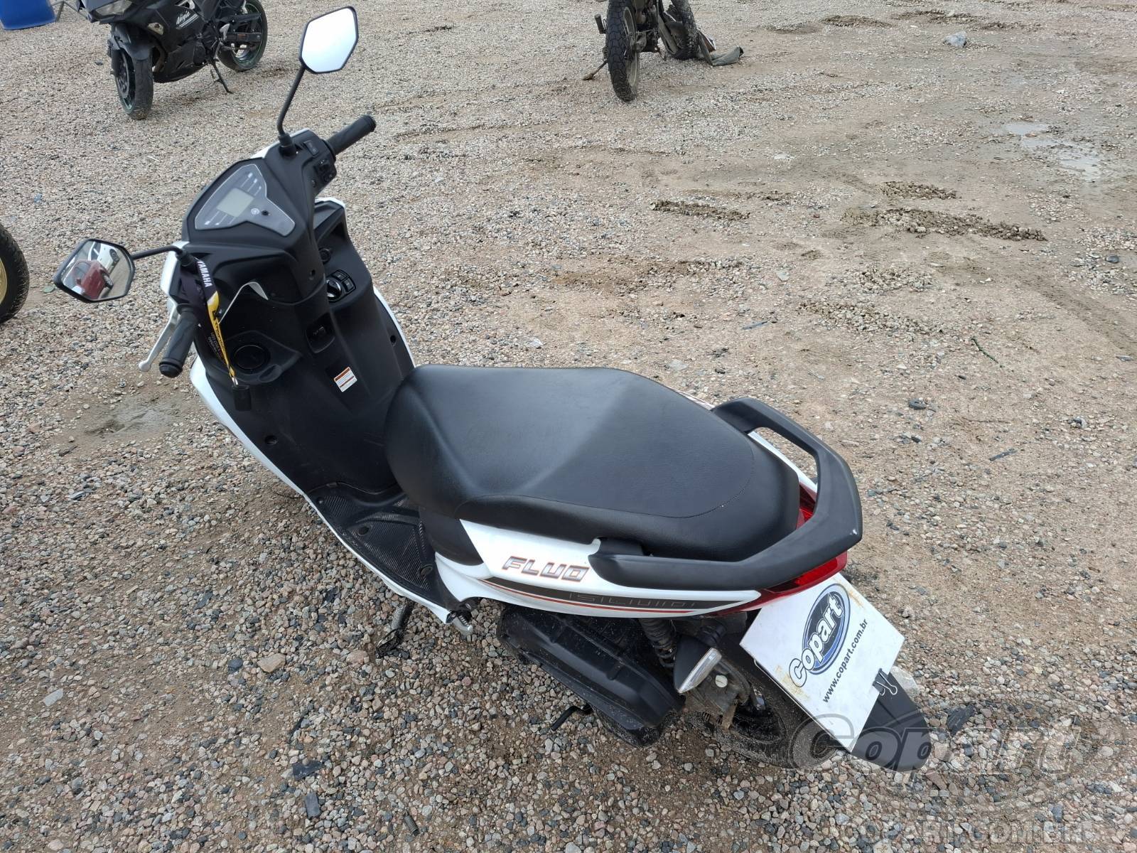 Foto 3: 2024 YAMAHA FLUO