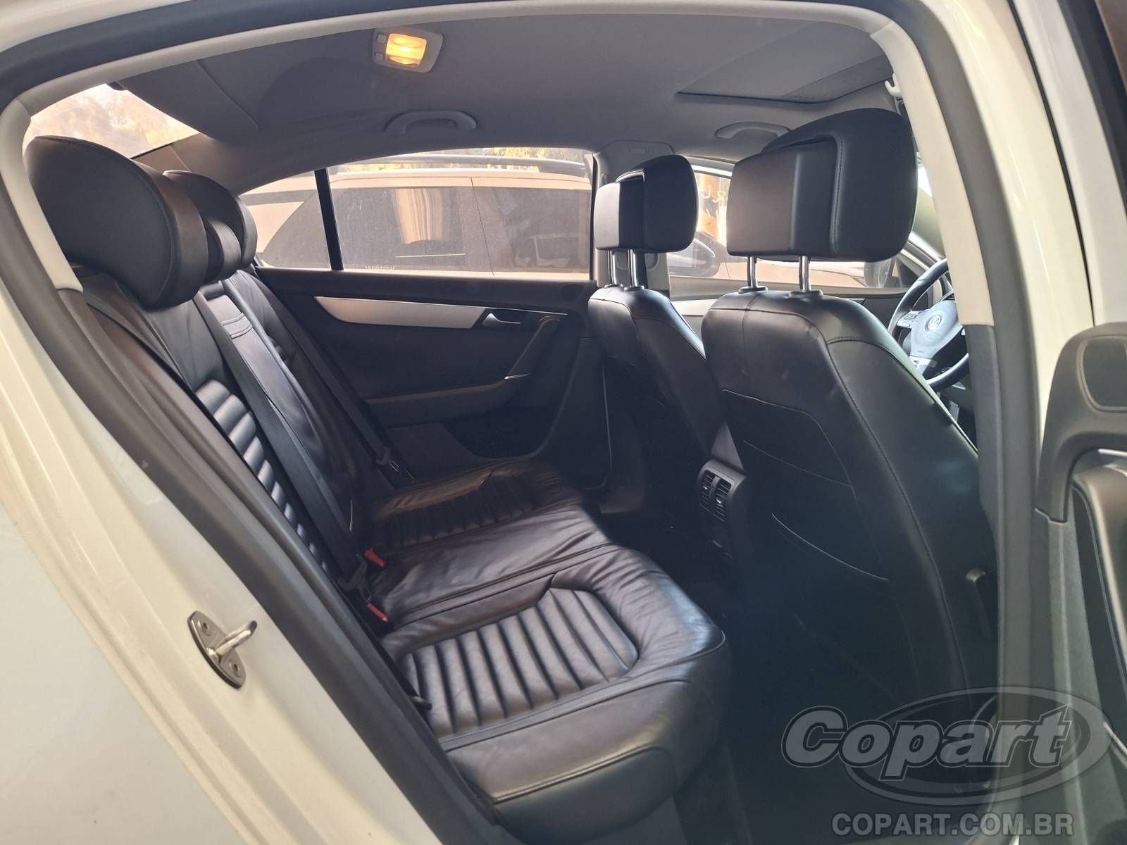 2012 VOLKSWAGEN PASSAT — foto 6 de 10