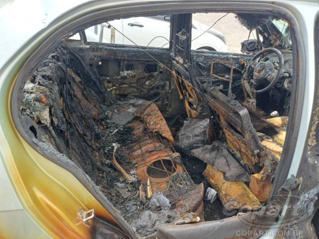 2015 VOLKSWAGEN VOYAGE 