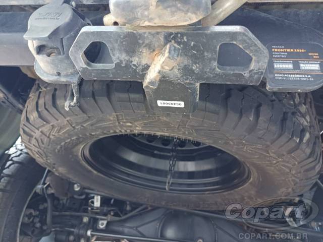 2025 NISSAN FRONTIER CD 