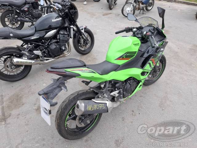 2025 KAWASAKI NINJA 500 