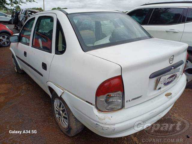 2004 CHEVROLET CORSA SEDAN 