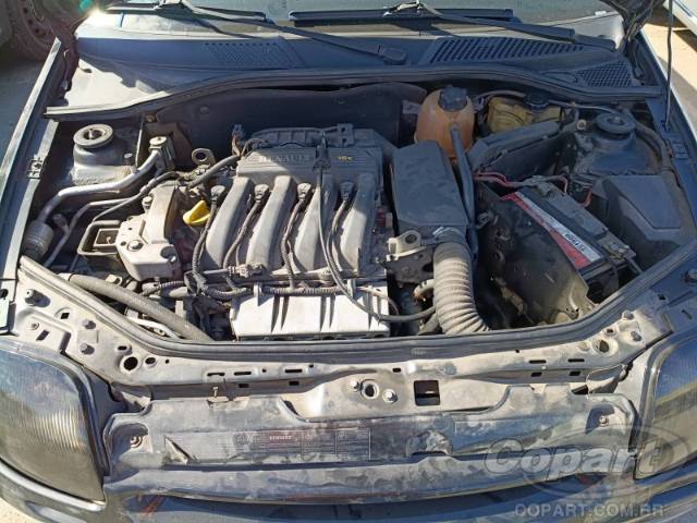 2001 RENAULT CLIO SEDAN 