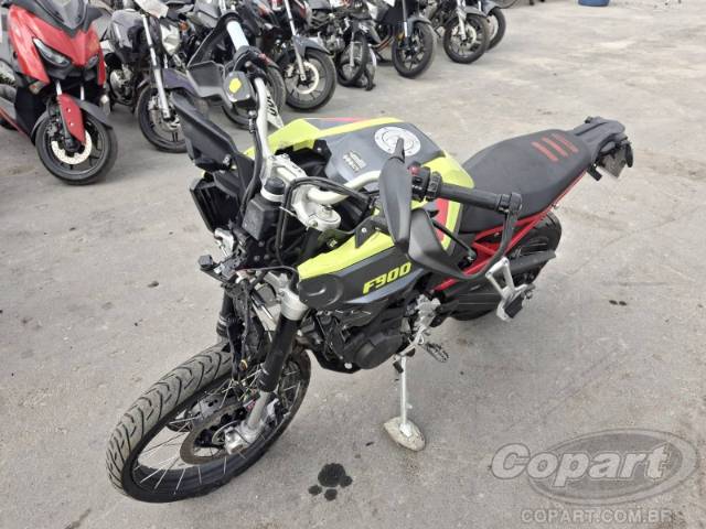 2025 BMW F 900 