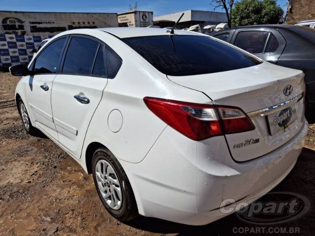 2014 HYUNDAI HB20S 
