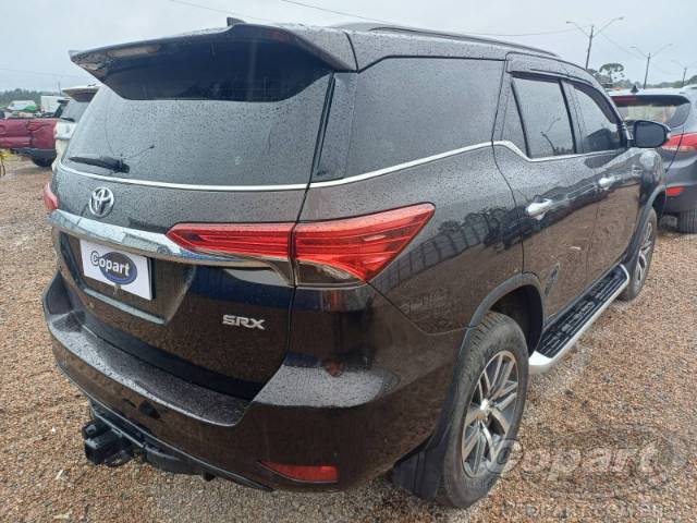 2017 TOYOTA HILUX SW4 