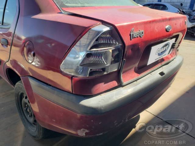 2002 FORD FIESTA SEDAN 