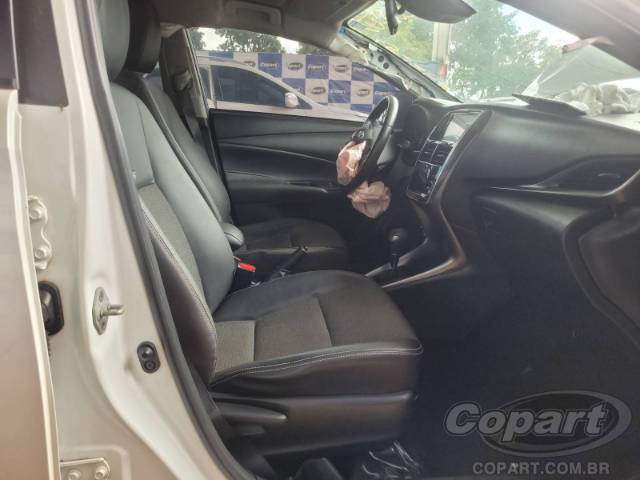 2024 TOYOTA YARIS SEDA 