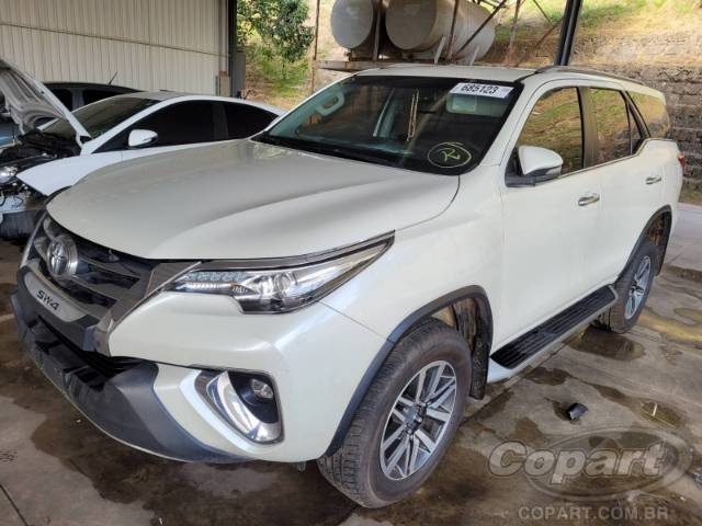 2017 TOYOTA HILUX SW4 