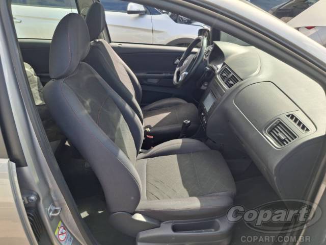 2013 VOLKSWAGEN FOX 