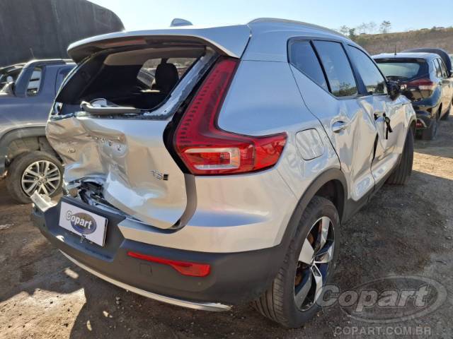 2019 VOLVO XC40 