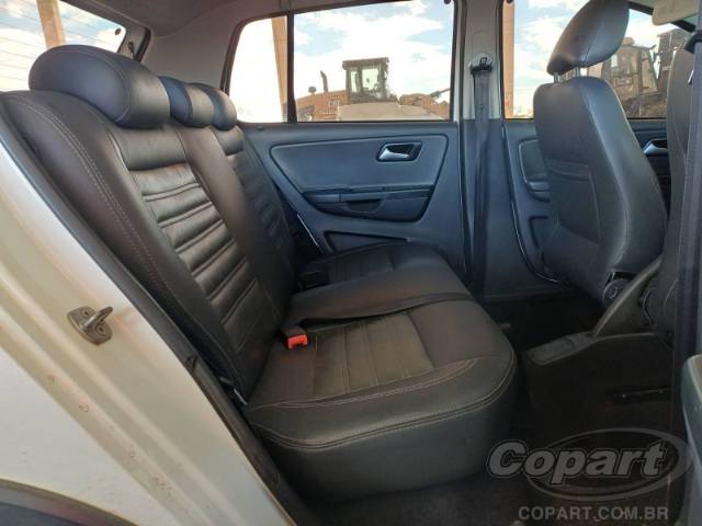 2014 VOLKSWAGEN FOX 