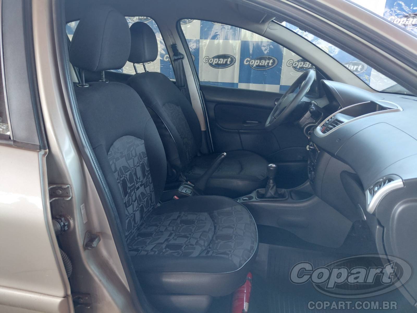 Foto 5: 2010 PEUGEOT 207