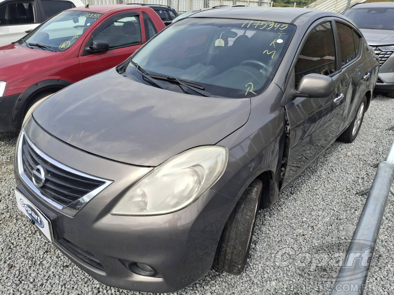 Foto 2: 2013 NISSAN VERSA