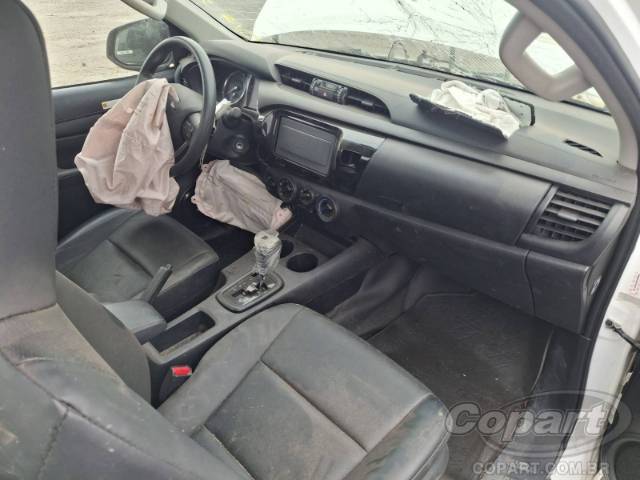 2025 TOYOTA HILUX CS 