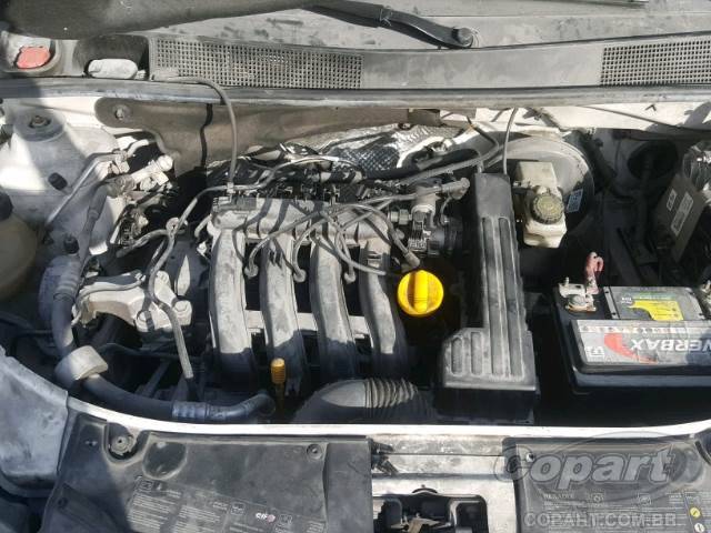 Foto 7 de 10: 2014 RENAULT LOGAN