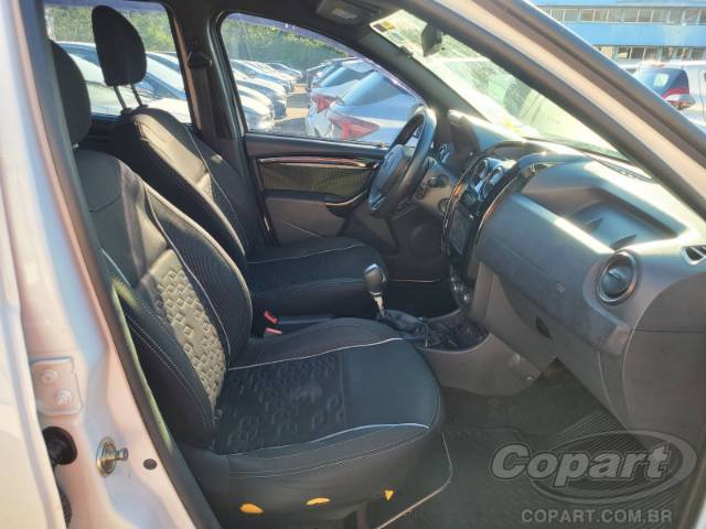 2017 RENAULT DUSTER OROCH 