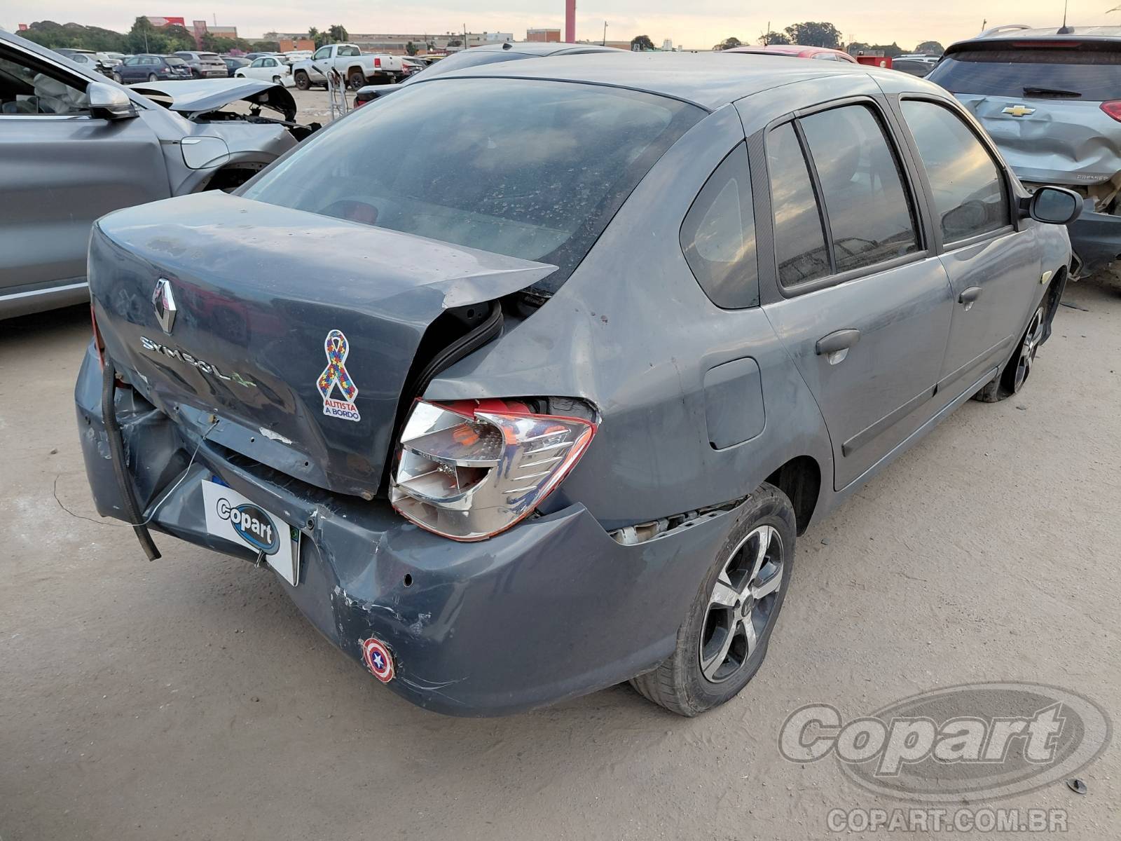 2010 RENAULT SYMBOL — foto 4 de 10
