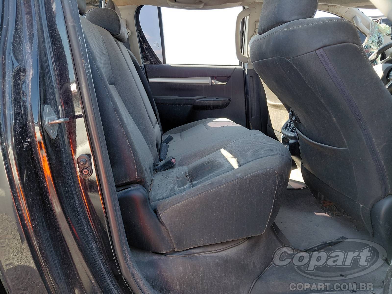 Foto 6 de 12: 2025 TOYOTA HILUX CD