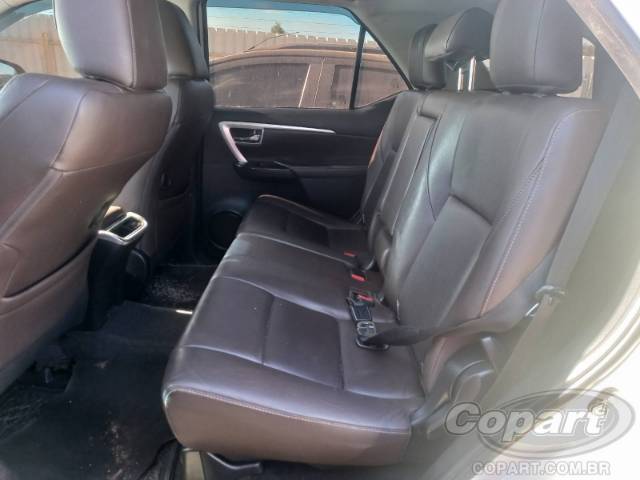 2017 TOYOTA HILUX SW4 