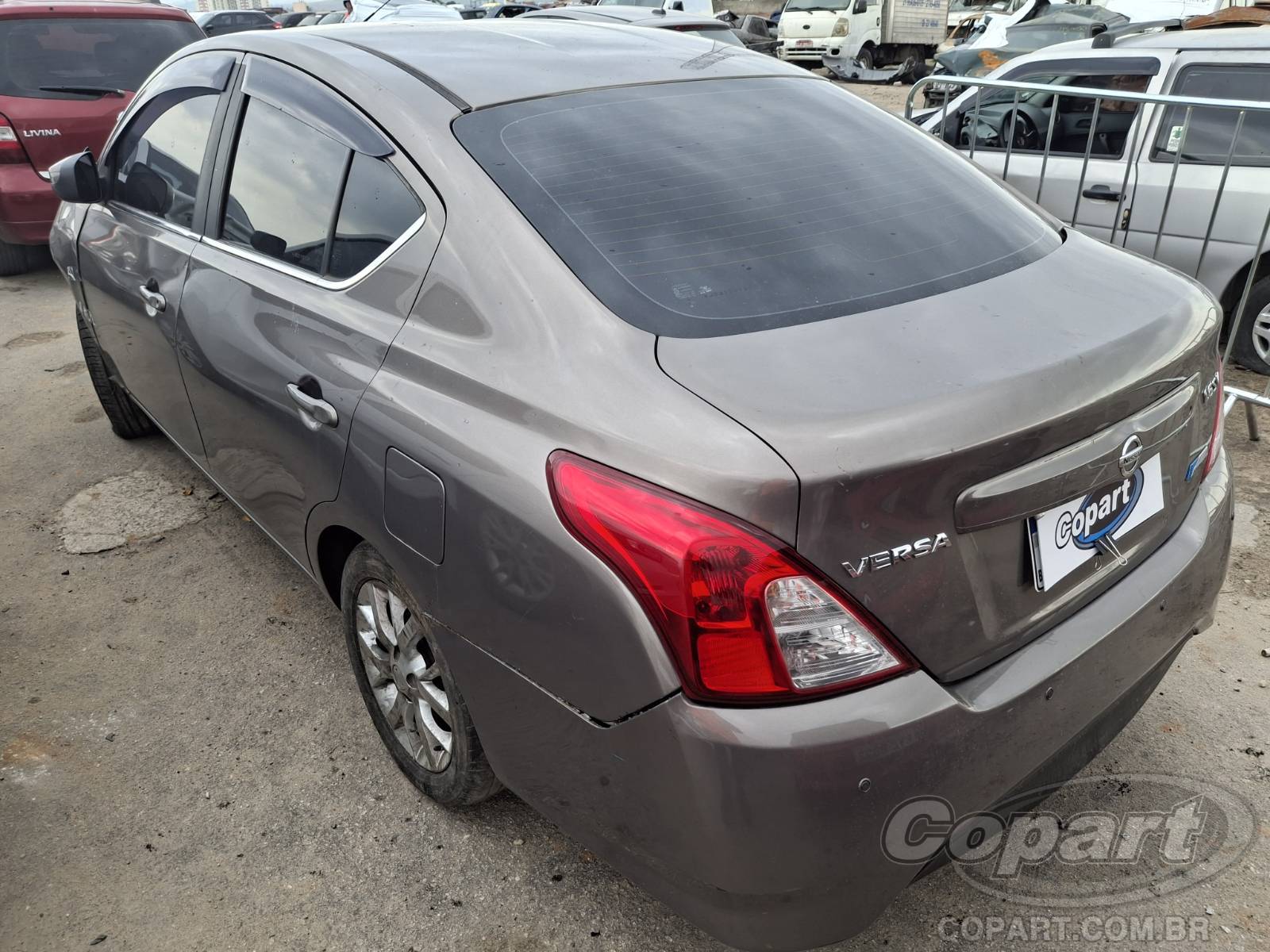 2018 NISSAN VERSA — foto 3 de 14