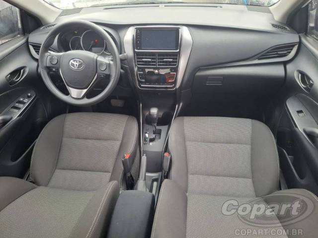 2024 TOYOTA YARIS SEDA 