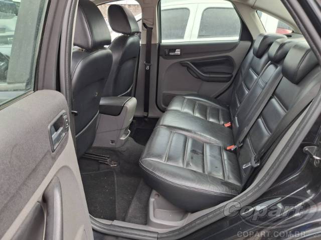 2009 FORD FOCUS SEDAN 