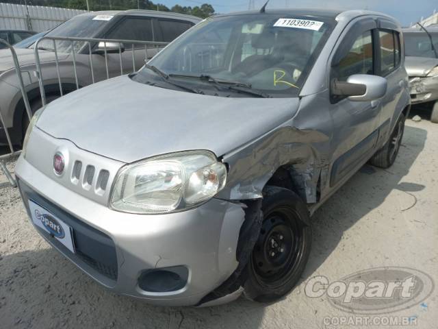 2015 FIAT UNO 