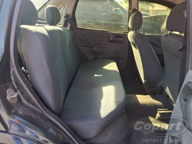 2001 CHEVROLET CORSA SEDAN 