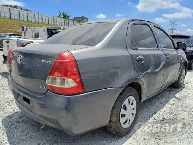 2015 TOYOTA ETIOS SEDA 