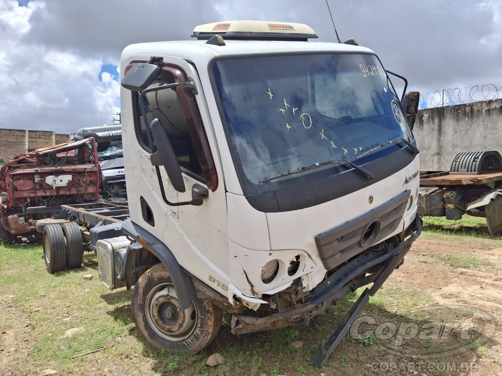 Mercedes Benz Accelo 815 2023 Médio Monta Colisão