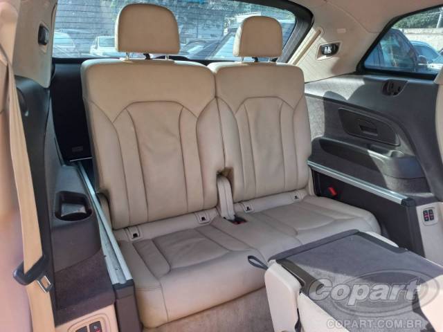 2016 AUDI Q7 