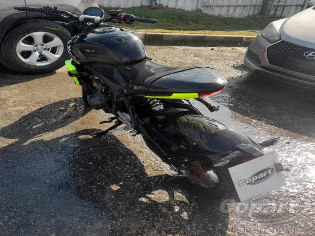 2024 TRIUMPH TRIDENT 