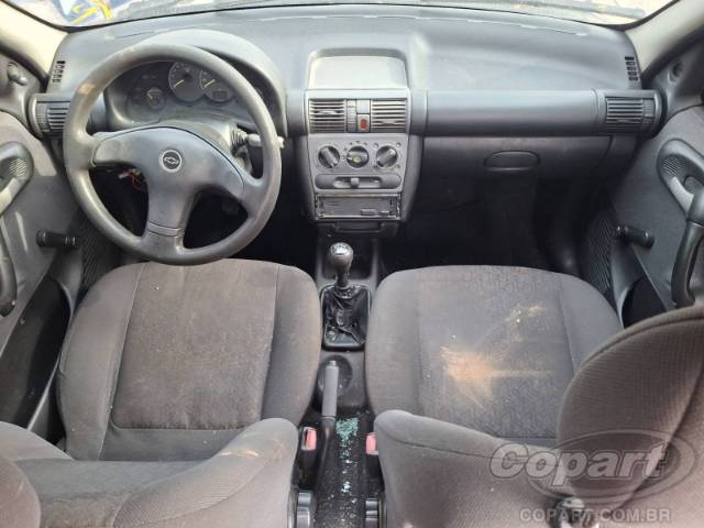 2004 CHEVROLET CORSA SEDAN 