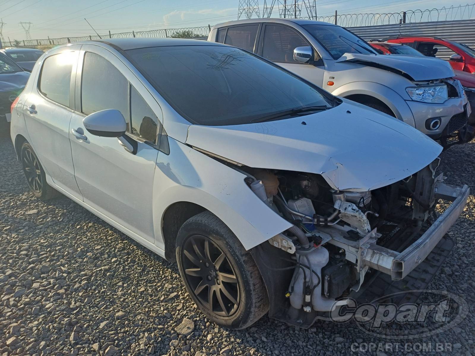 Veículo Peugeot 308 Peugeot 308 Active 1.6 16V VVT 2014 Colisão Frontal 2014 em leilão